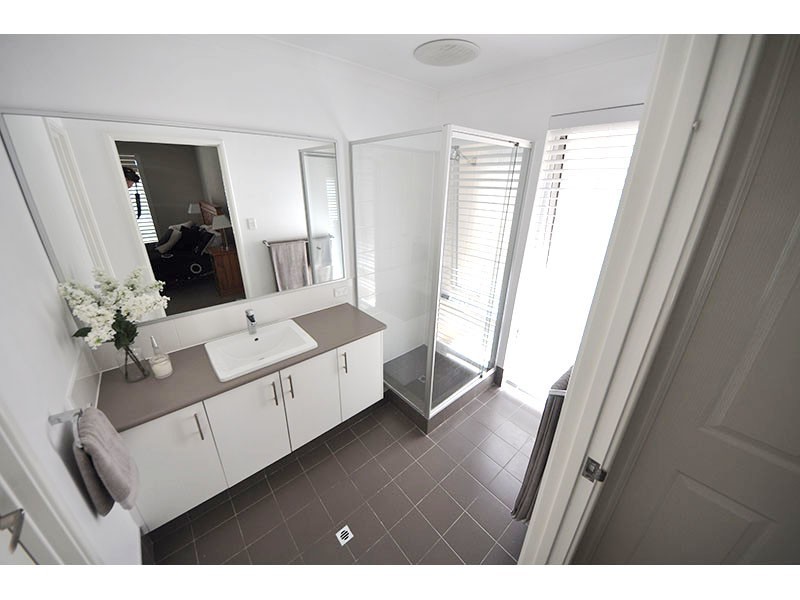 42 Lamond Street, Melville WA 6156