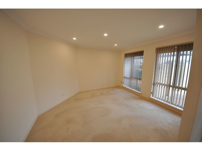 2 Cedron Rise, Coogee WA 6166