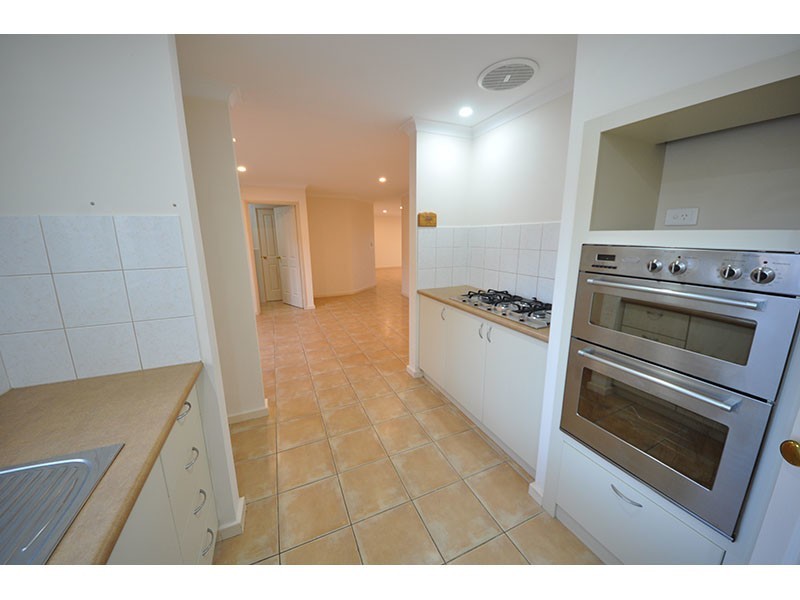 2 Cedron Rise, Coogee WA 6166