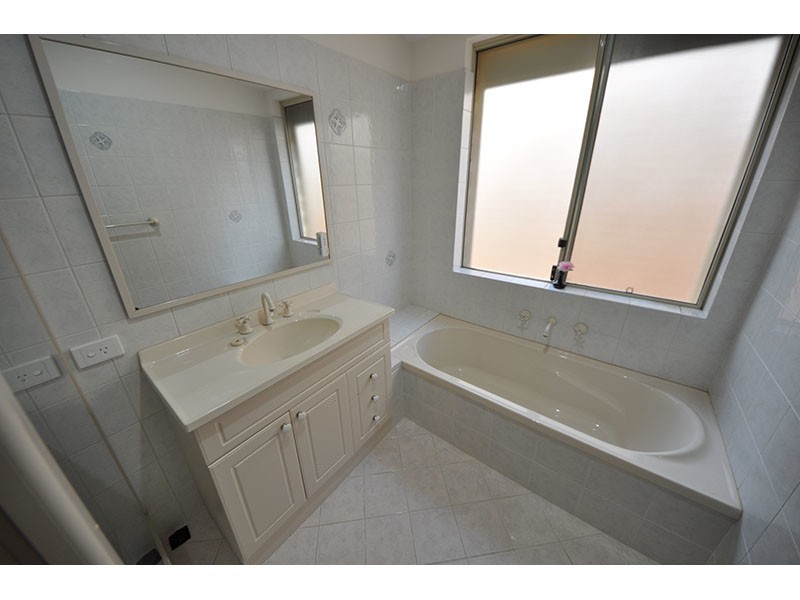 2 Cedron Rise, Coogee WA 6166