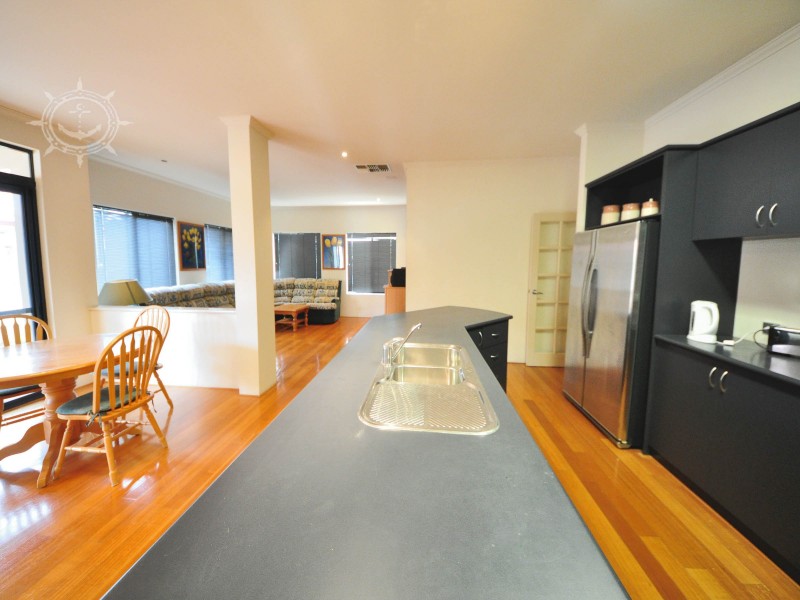 6 Audley Place, Canning Vale WA 6155