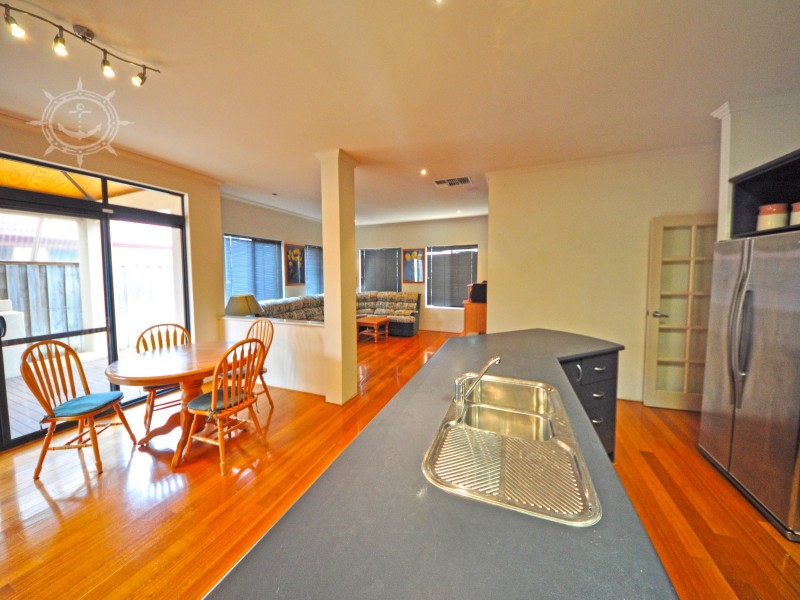 6 Audley Place, Canning Vale WA 6155