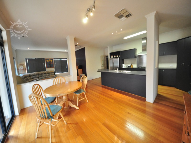 6 Audley Place, Canning Vale WA 6155