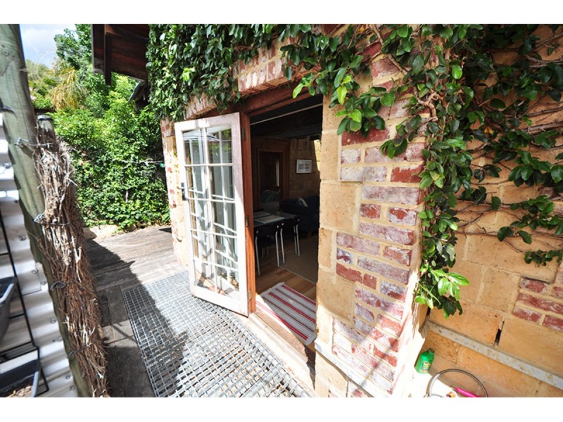 5A Inverlieth Street, South Fremantle WA 6162