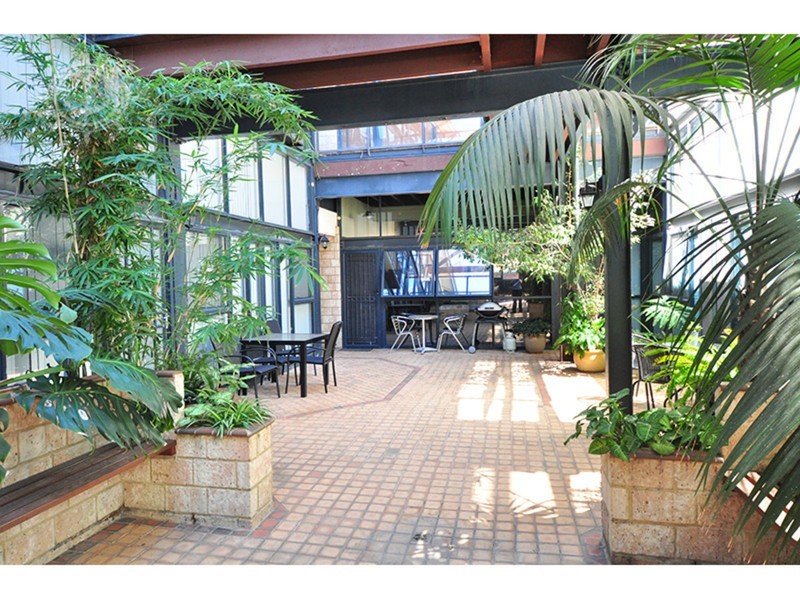 31/13-15 Cantonment Street, Fremantle WA 6160