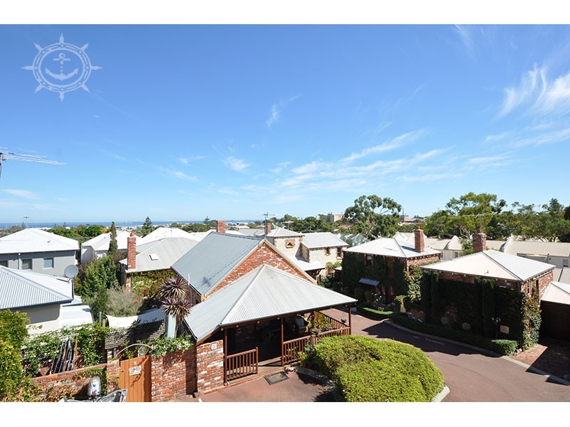 10 Village Lane, Fremantle WA 6160