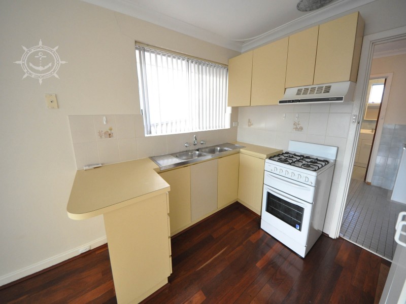 6B Deering Street, Beaconsfield WA 6162