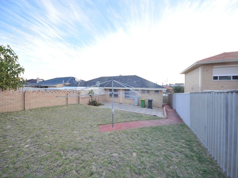 6B Deering Street, Beaconsfield WA 6162