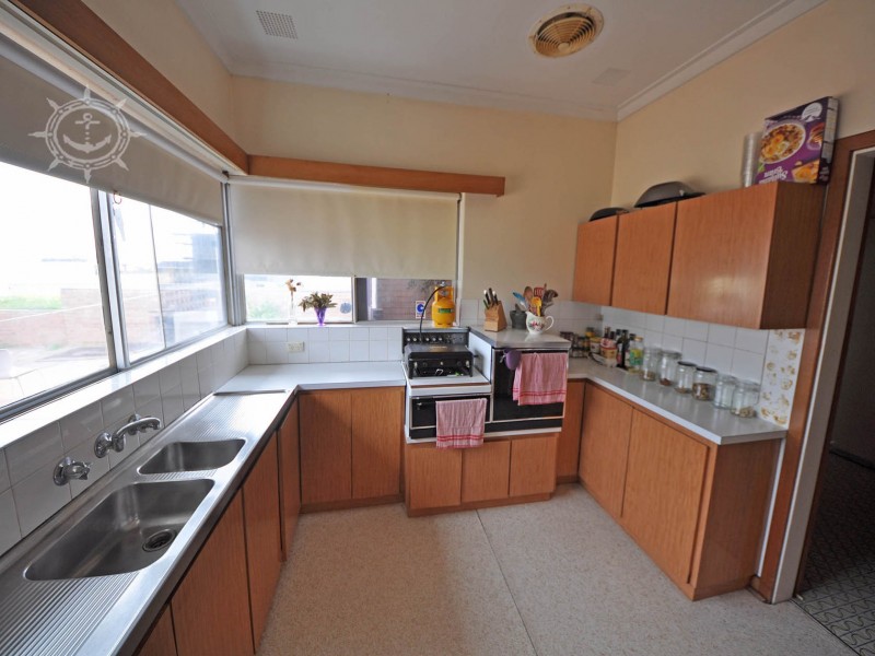 41 Beach Road, Coogee WA 6166