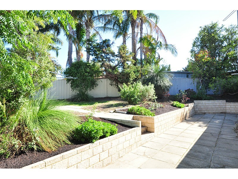 15 Tait Place, Coolbellup WA 6163