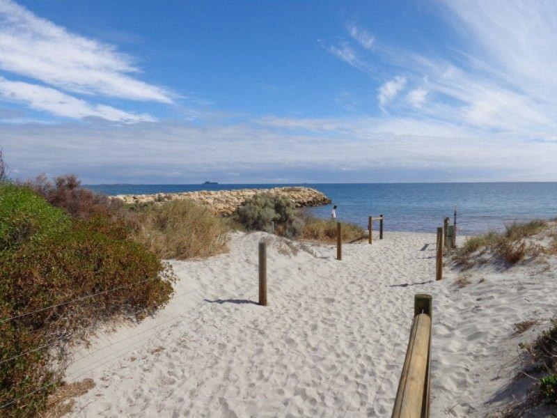 59 Breaksea Drive, North Coogee WA 6163