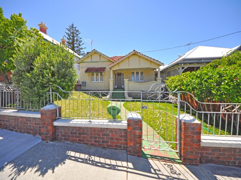 28 Hampton Road, Fremantle WA 6160