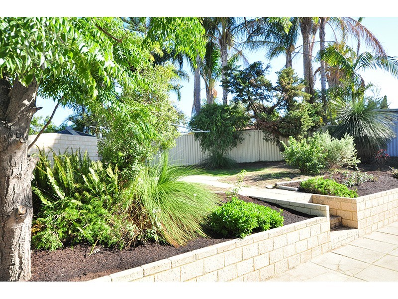 15 Tait Place, Coolbellup WA 6163