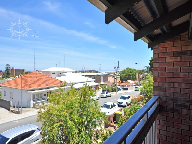 2/10 Stirling Street, Fremantle WA 6160