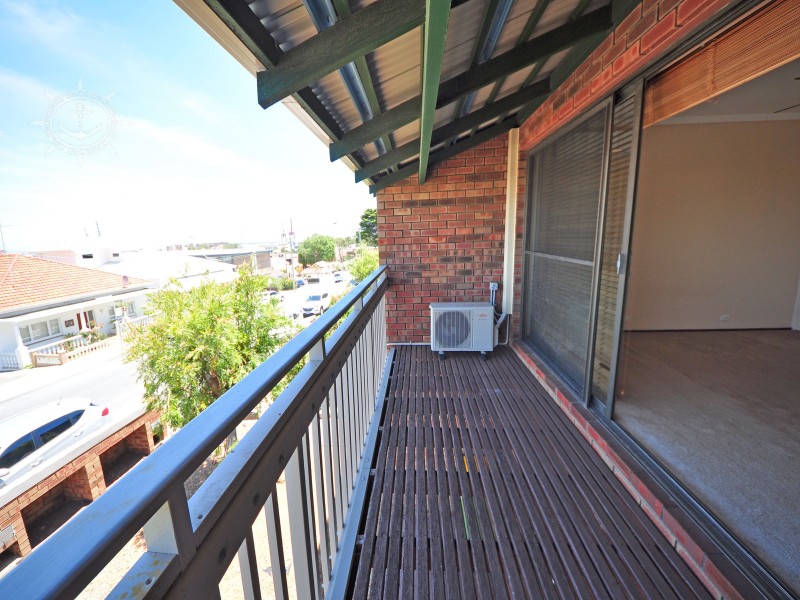 2/10 Stirling Street, Fremantle WA 6160