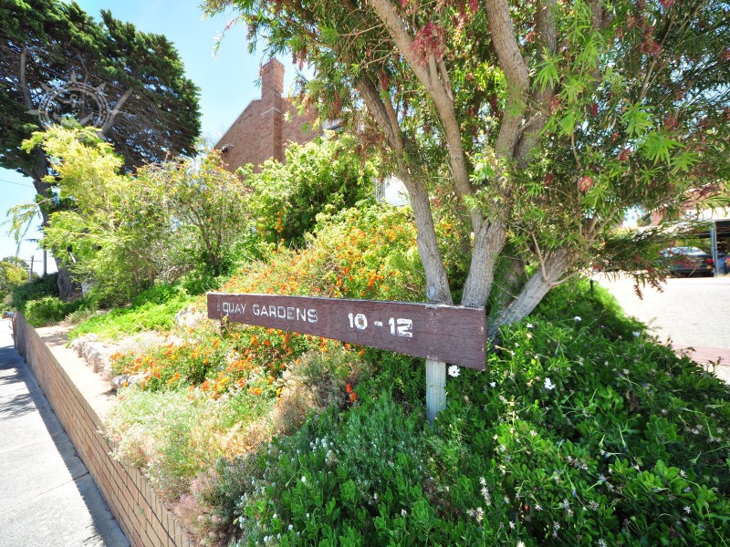 2/10 Stirling Street, Fremantle WA 6160