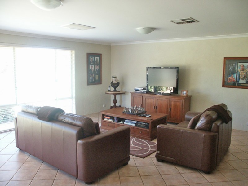 12 Watercress Gardens, Spearwood WA 6163