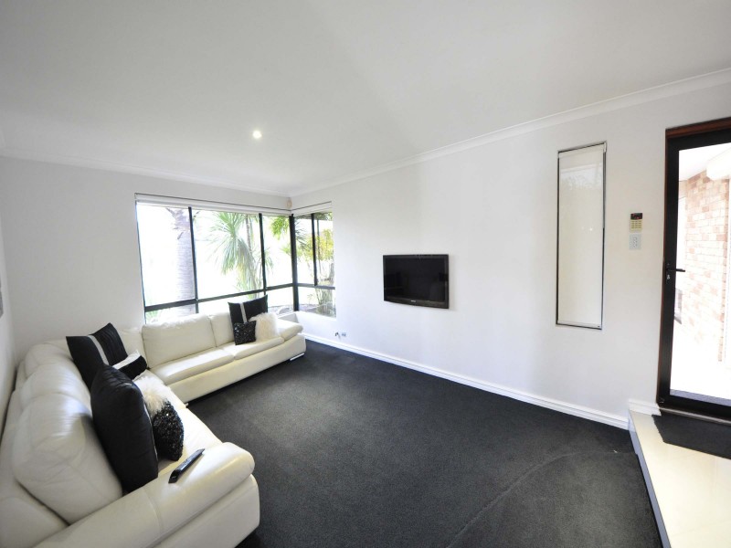 62 Aitken Drive, Winthrop WA 6150