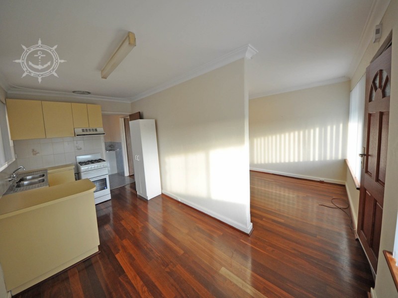 6B Deering Street, Beaconsfield WA 6162