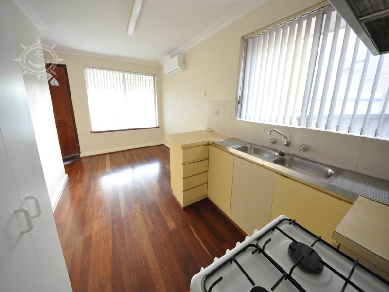 6B Deering Street, Beaconsfield WA 6162