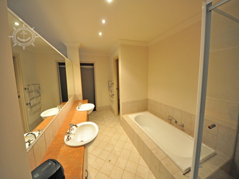 6 Audley Place, Canning Vale WA 6155