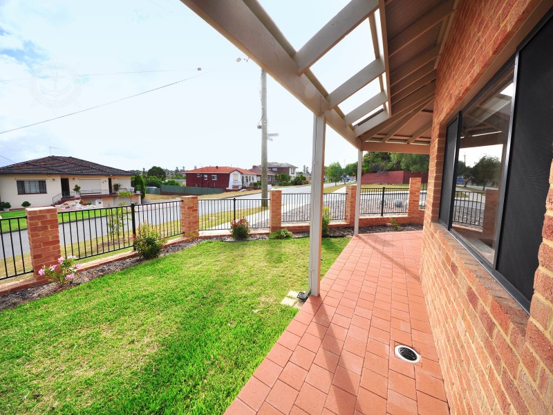 17a Michael Street, Beaconsfield WA 6162