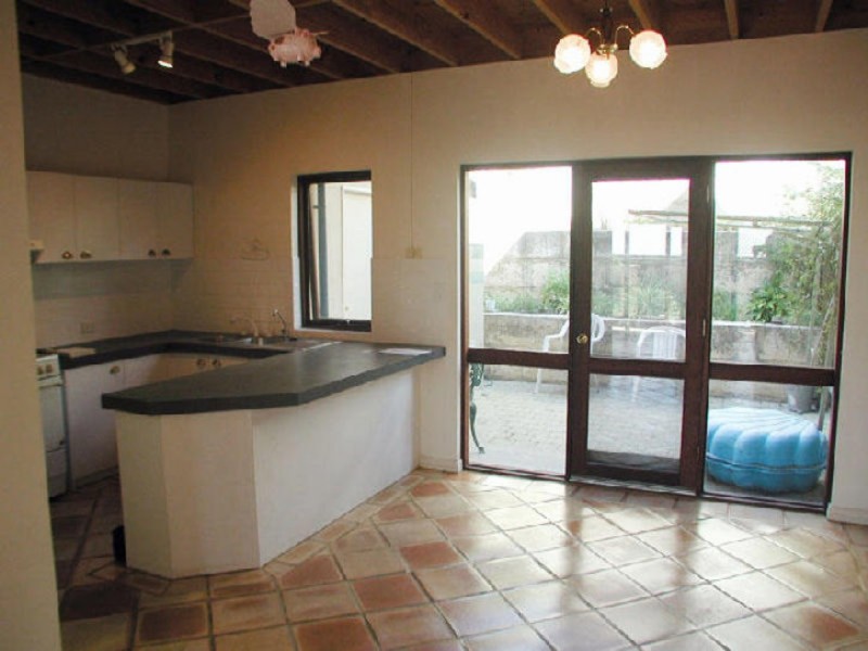 2/100 Stirling Highway, North Fremantle WA 6159