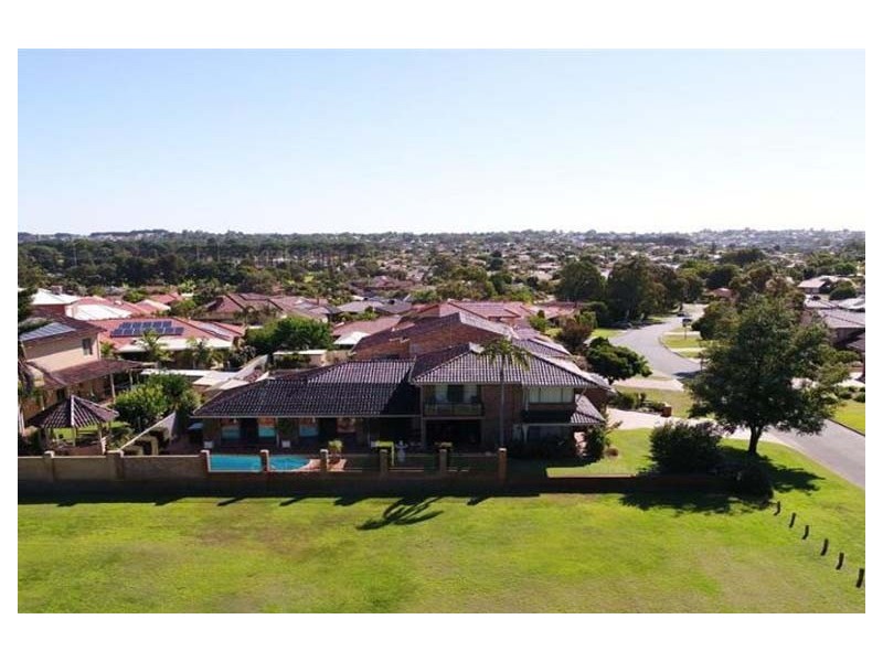 18 Paterson Gardens, Winthrop WA 6150