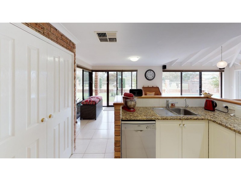 18 Paterson Gardens, Winthrop WA 6150