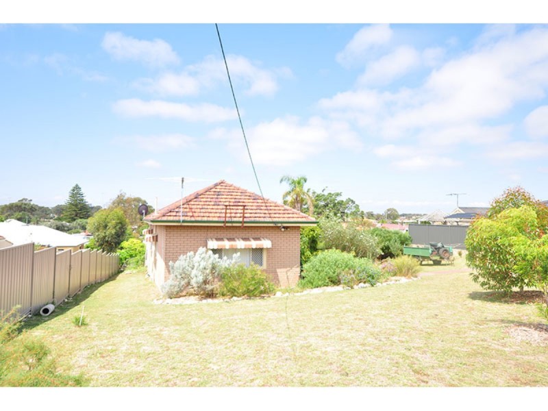 10 Southend Road, Hamilton Hill WA 6163
