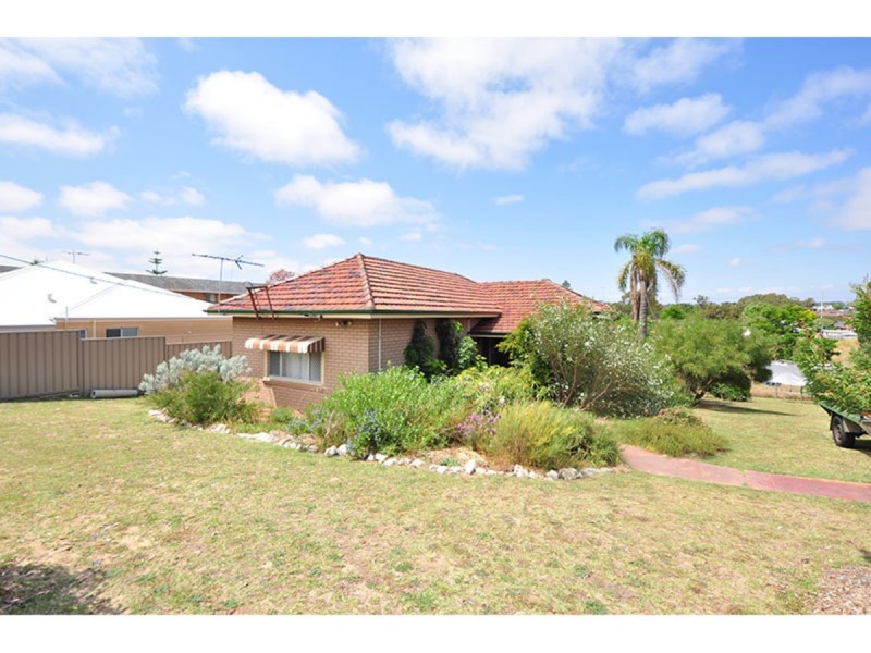 10 Southend Road, Hamilton Hill WA 6163