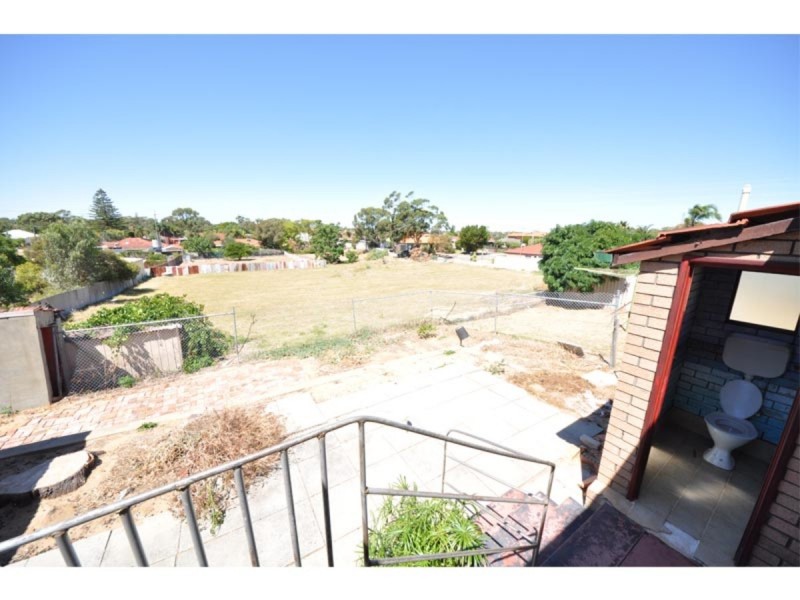 10 Southend Road, Hamilton Hill WA 6163