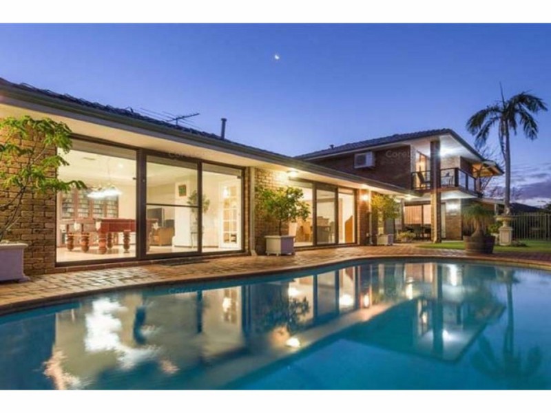 18 Paterson Gardens, Winthrop WA 6150