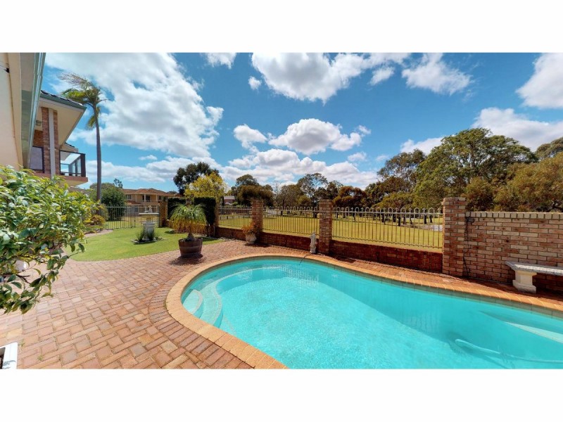 18 Paterson Gardens, Winthrop WA 6150