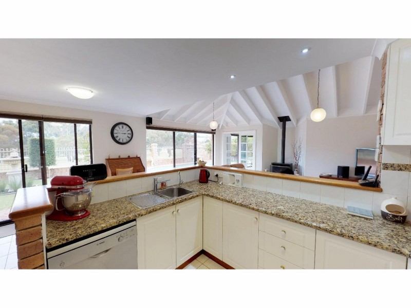 18 Paterson Gardens, Winthrop WA 6150