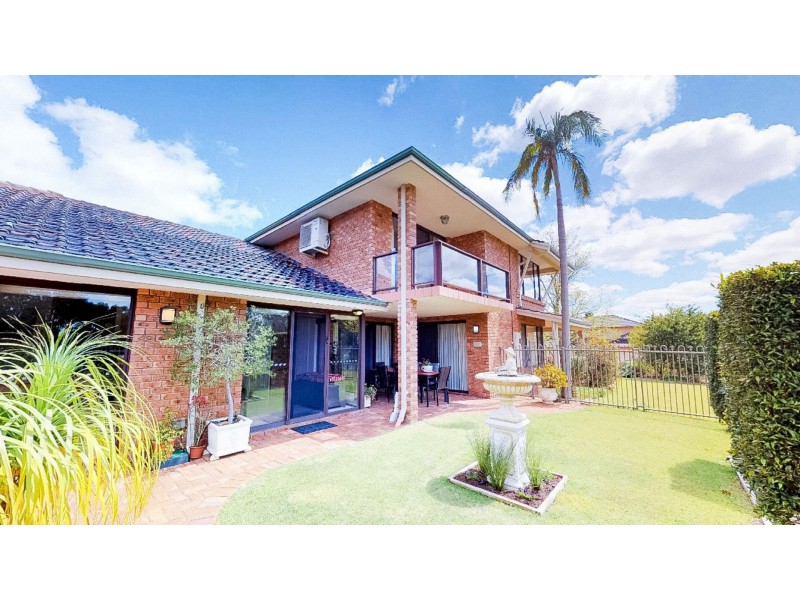 18 Paterson Gardens, Winthrop WA 6150