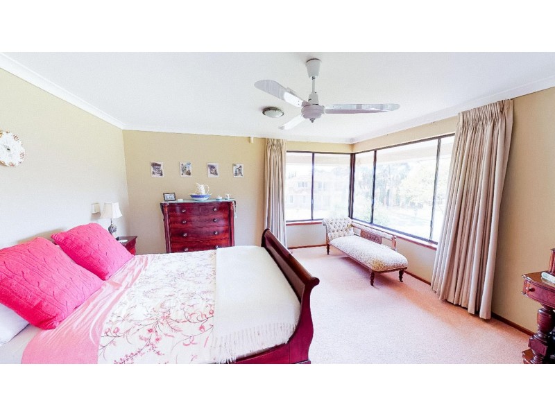 18 Paterson Gardens, Winthrop WA 6150