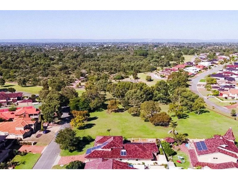 18 Paterson Gardens, Winthrop WA 6150
