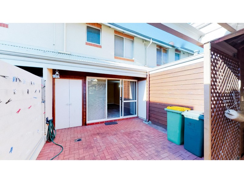 19/1 Feeney Street, North Fremantle WA 6159