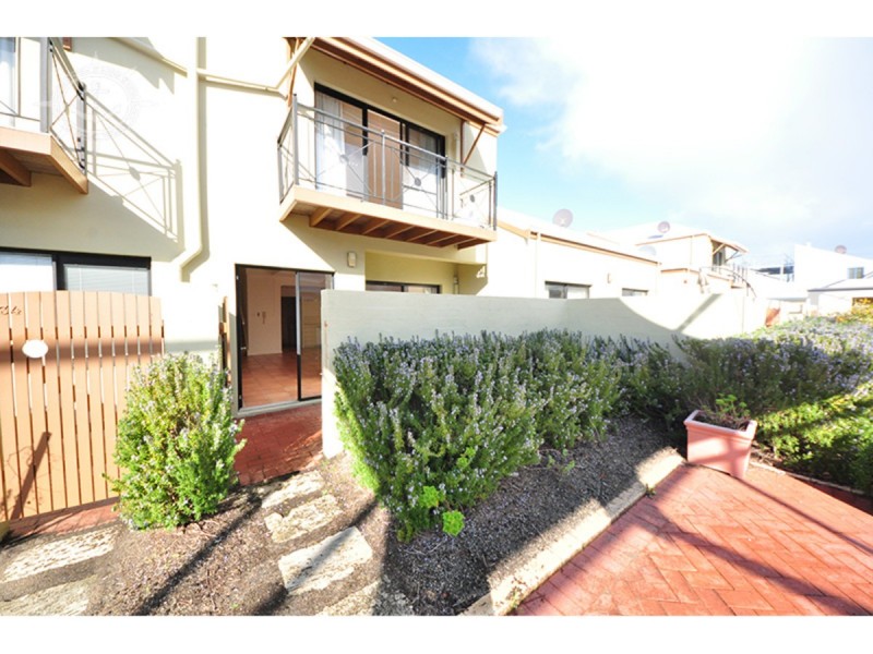 33/330 South Terrace, South Fremantle WA 6162