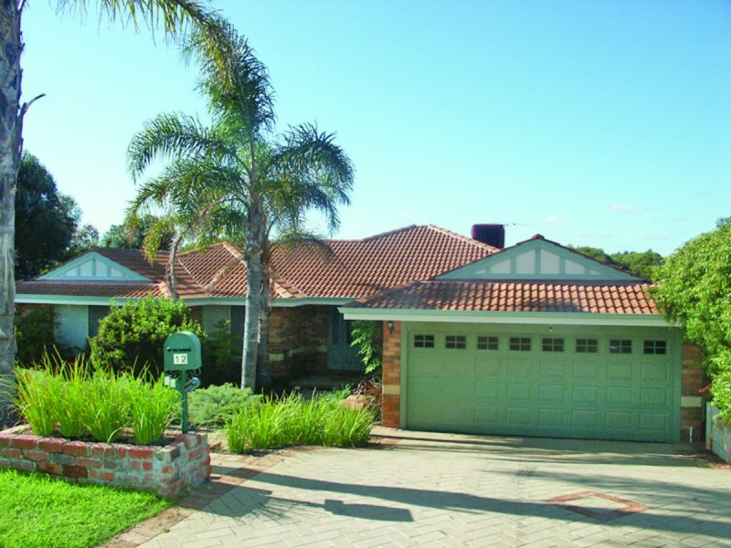 12 Watercress Gardens, Spearwood WA 6163