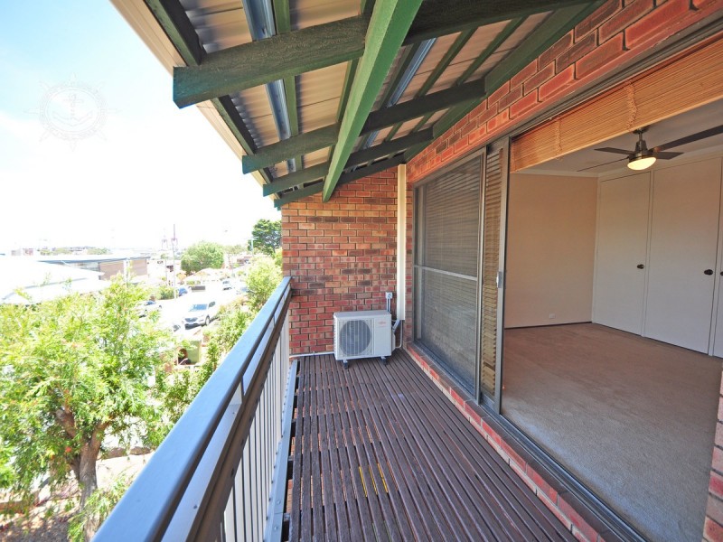 2/10 Stirling Street, Fremantle WA 6160
