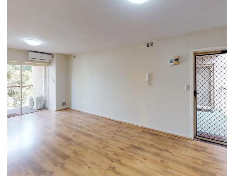 5/2 Pengilly Road, Orelia WA 6167