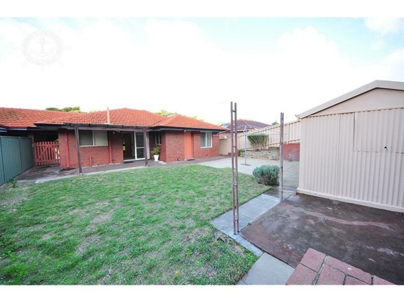 5B Lewington Street, Beaconsfield WA 6162