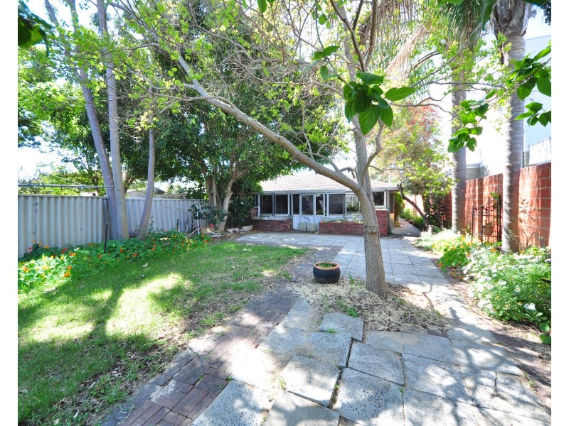 44a Warragoon Crescent, Attadale WA 6156