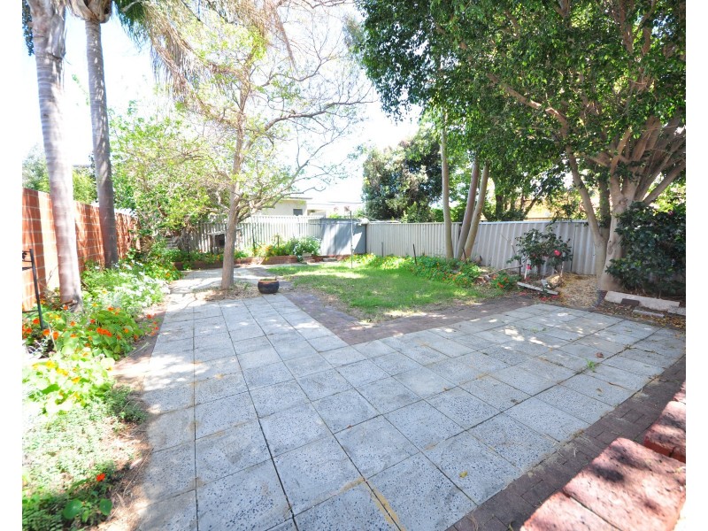 44a Warragoon Crescent, Attadale WA 6156