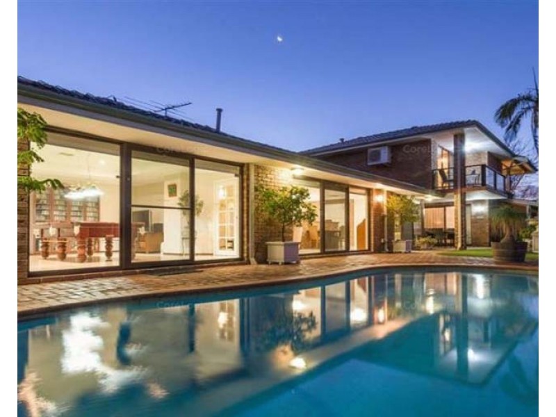 18 Paterson Gardens, Winthrop WA 6150