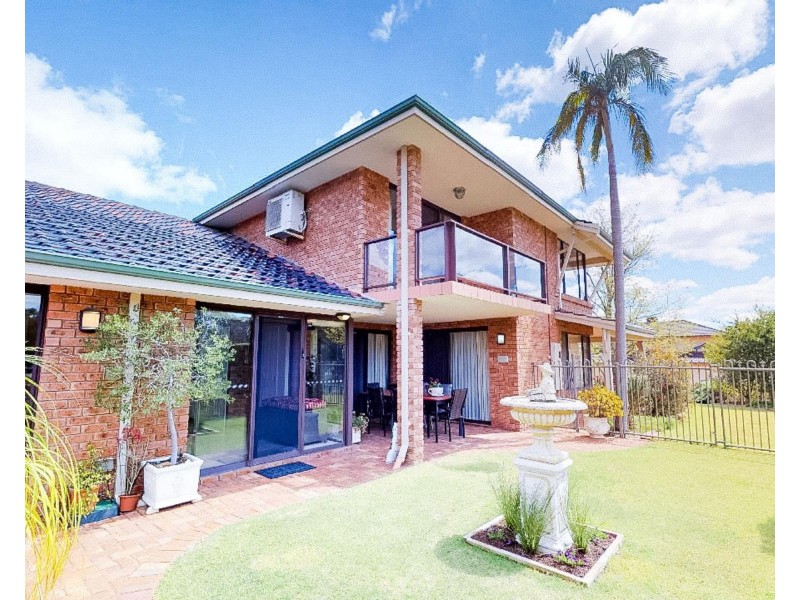 18 Paterson Gardens, Winthrop WA 6150