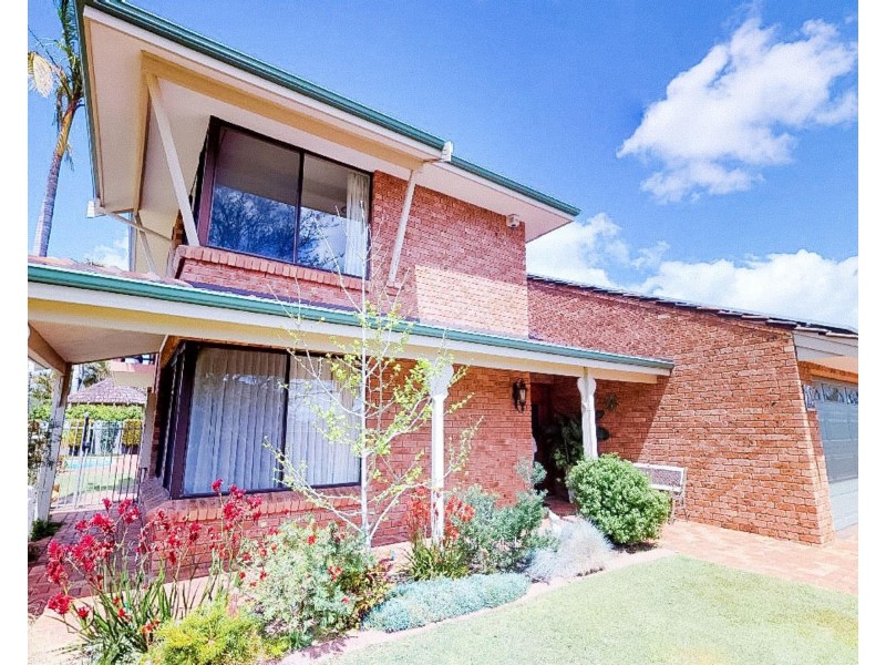 18 Paterson Gardens, Winthrop WA 6150