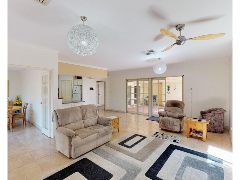 9 Perth Place, Canning Vale WA 6155